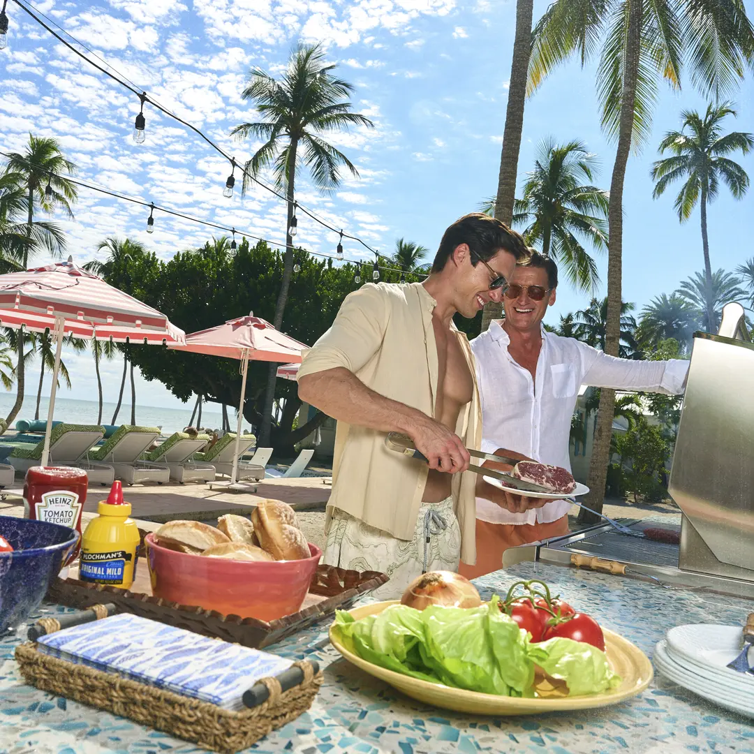 Outdoor Bar & Kitchen